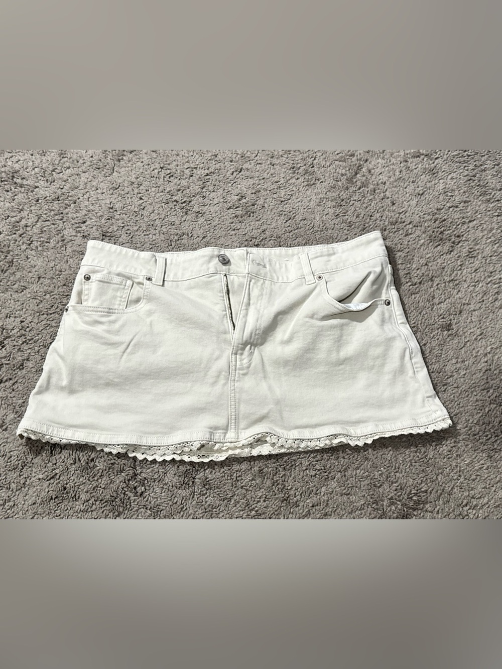 American Eagle Outfitters Cream Lace-Trim Denim Skort